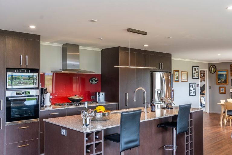 Photo of property in 7 Routhan Way, Carterton, 5713