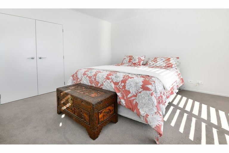 Photo of property in 5 Couldrey Crescent, Red Beach, 0932