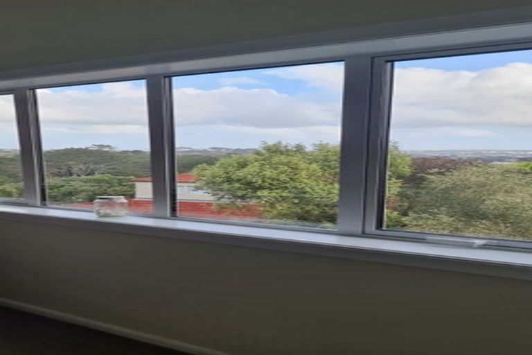 Photo of property in 3/7 Belle Verde Drive, Sunnynook, Auckland, 0630