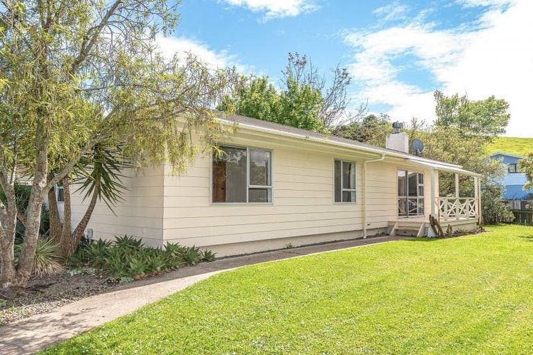 Photo of property in 15 Massey Street, Aramoho, Whanganui, 4500