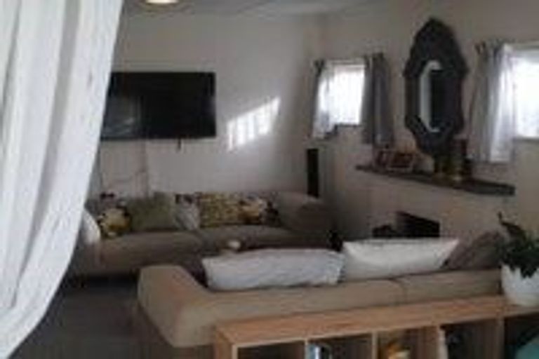 Photo of property in 70 Mclarin Road, Glenbrook, Waiuku, 2681