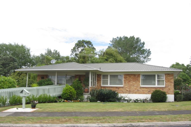 Photo of property in 3 Crisp Avenue, Pukekohe, 2120