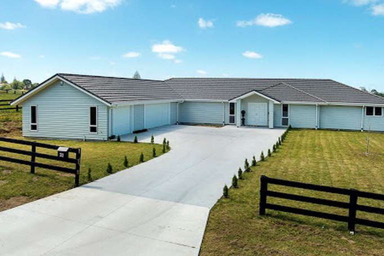 Photo of property in 32 Capriole Crescent, Kingseat, Papakura, 2580