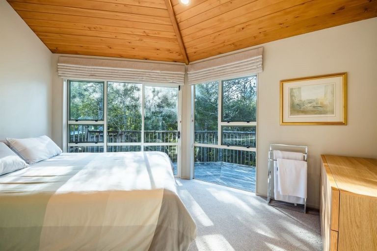 Photo of property in 138-140 Onetaunga Road, Chatswood, Auckland, 0626