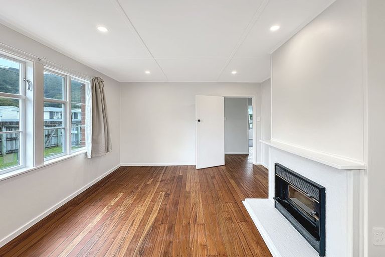 Photo of property in 68 Seddon Street, Naenae, Lower Hutt, 5011