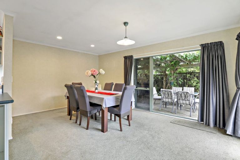 Photo of property in 44 Warwick Drive, Lynmore, Rotorua, 3010