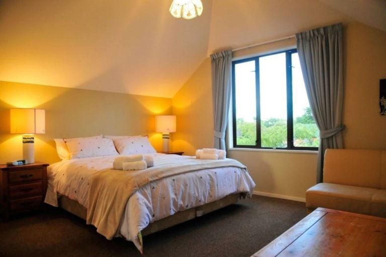 Photo of property in 1/8 Cottesmore Close, Burnside, Christchurch, 8053