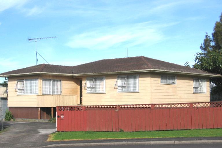 Photo of property in 17 Landow Place, Henderson, Auckland, 0612