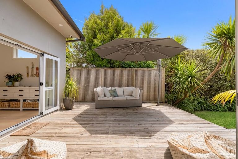 Photo of property in 163 Ocean Beach Road, Tairua, 3508