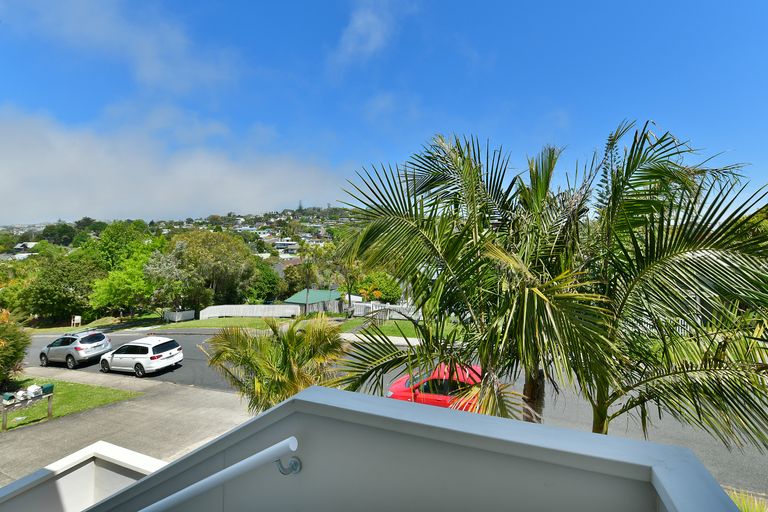 Photo of property in 88a Brian Crescent, Stanmore Bay, Whangaparaoa, 0932