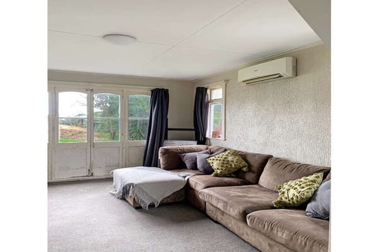 Photo of property in 24 Mckenzie Street, Levin, 5510