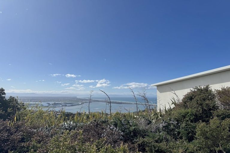 Photo of property in 2 Clearview Lane, Mount Pleasant, Christchurch, 8081