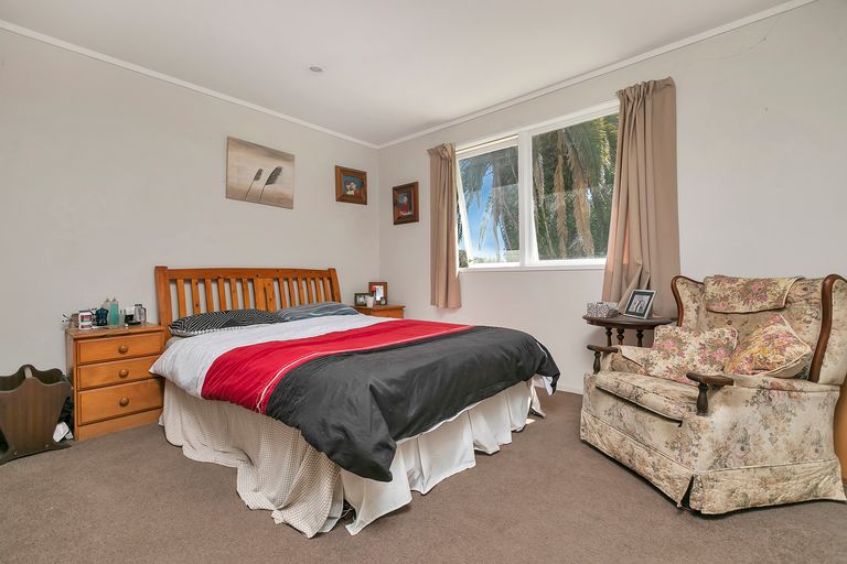 Photo of property in 36 Arlette Place, Massey, Auckland, 0614