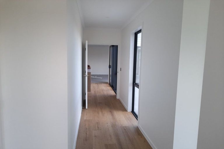 Photo of property in 10 Kenehi Road, Karaka, 2124