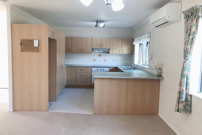 Photo of property in 43 Carisbrook Crescent, Papakura, 2110