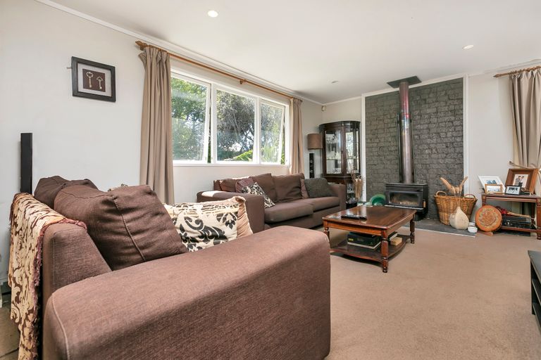 Photo of property in 36 Arlette Place, Massey, Auckland, 0614