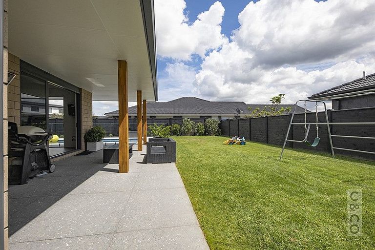 Photo of property in 42 Pohutukawa Parade, Riverhead, 0820