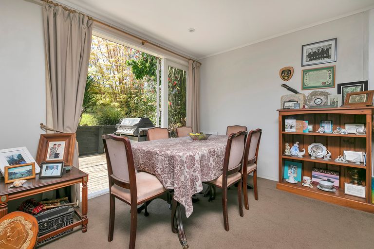 Photo of property in 36 Arlette Place, Massey, Auckland, 0614