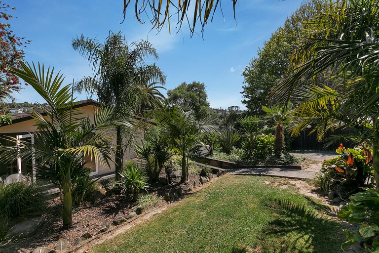 Photo of property in 36 Arlette Place, Massey, Auckland, 0614