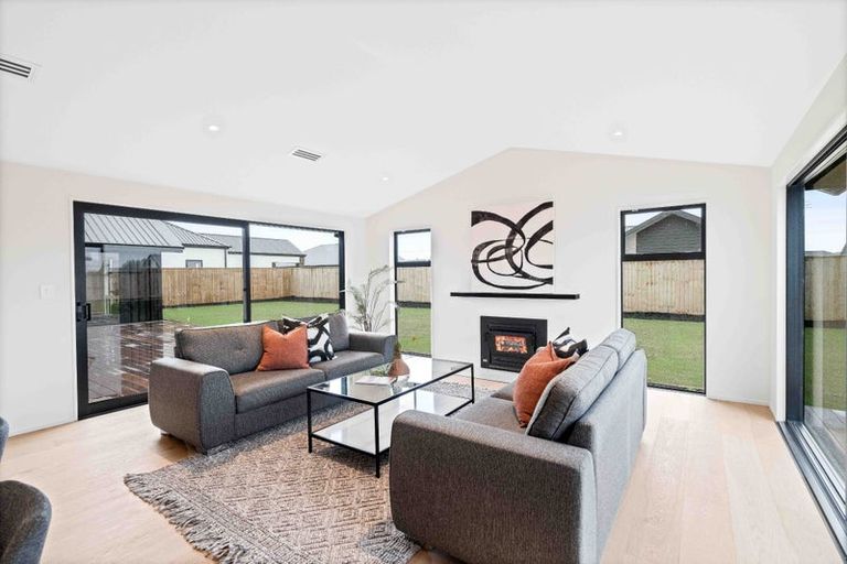 Photo of property in 35 Ridgeland Way, West Melton, 7618