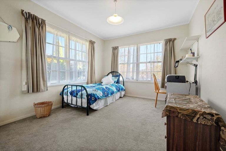 Photo of property in 11 Mcmillan Place, Mellons Bay, Auckland, 2014