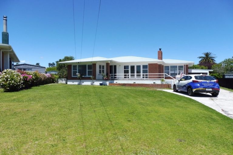 Photo of property in 12 Ngaio Avenue, Mangere Bridge, Auckland, 2022