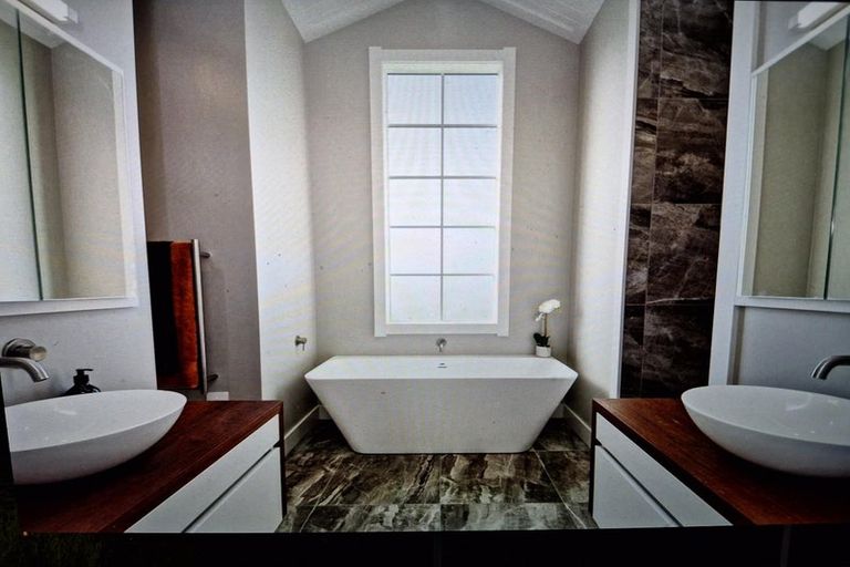 Photo of property in 56 Oakdale Drive, Kinloch, Taupo, 3377