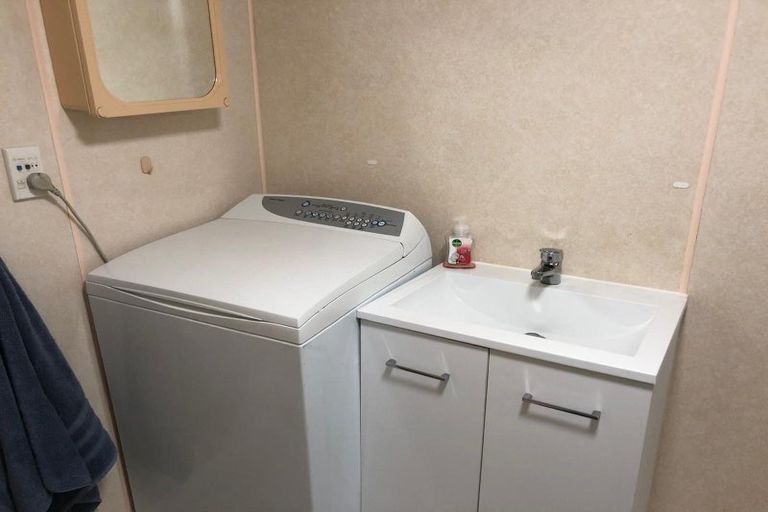 Photo of property in 113 Akaroa Drive, Maupuia, Wellington, 6022