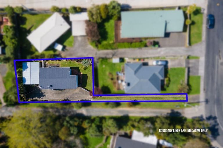Photo of property in 2/23 Tawa Road, Te Atatu Peninsula, Auckland, 0610