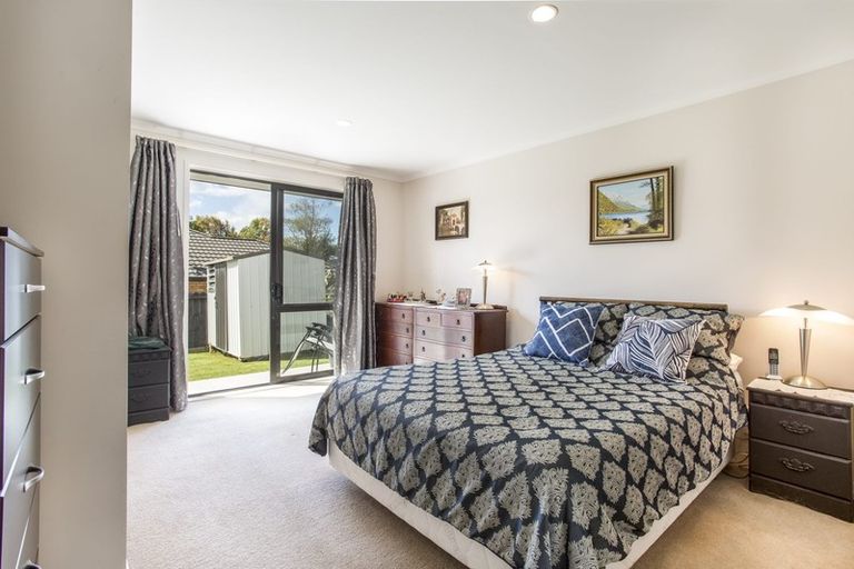 Photo of property in 35 Cabeleigh Drive, Helensville, 0800