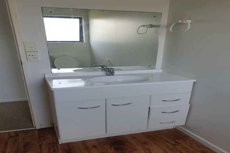 Photo of property in 32e Station Road, Takanini, 2112