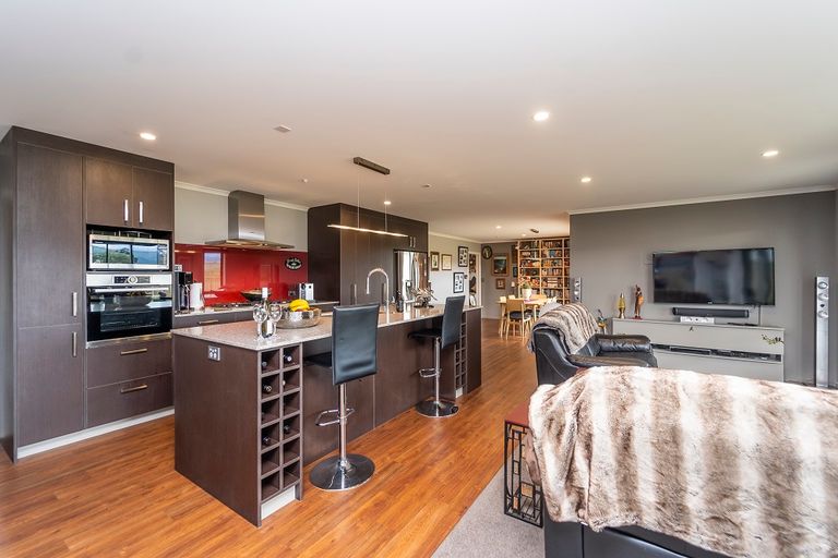 Photo of property in 7 Routhan Way, Carterton, 5713