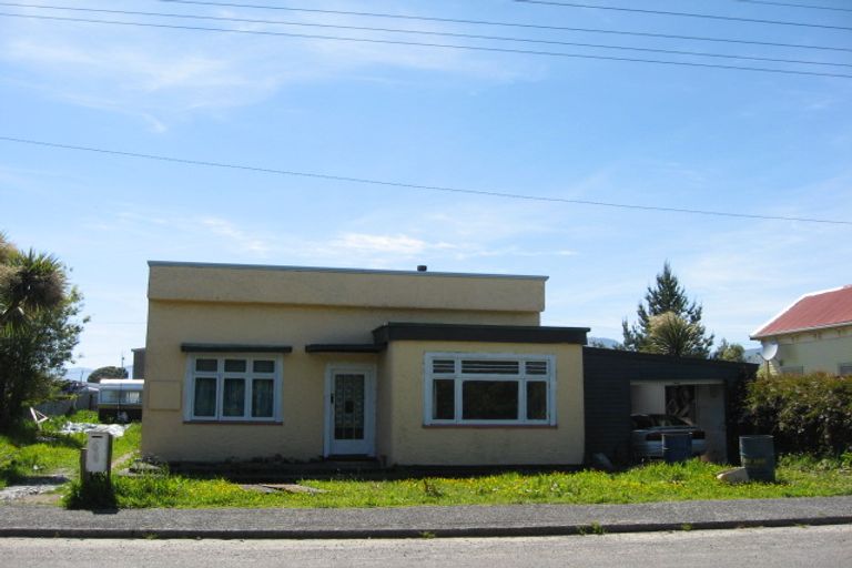 Photo of property in 6 The Esplanade, Westport, 7825