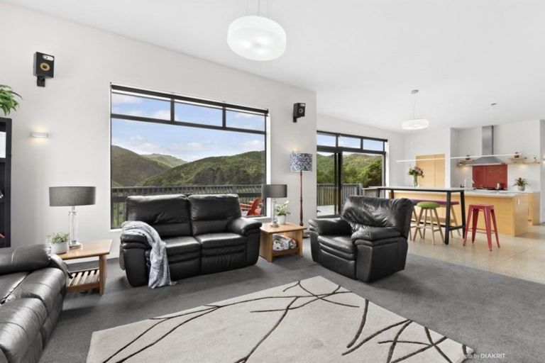 Photo of property in 30 Jordan Street, Owhiro Bay, Wellington, 6023