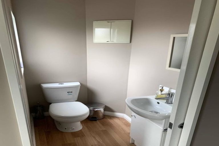 Photo of property in 8a Broadbent Street, Riccarton, Christchurch, 8041