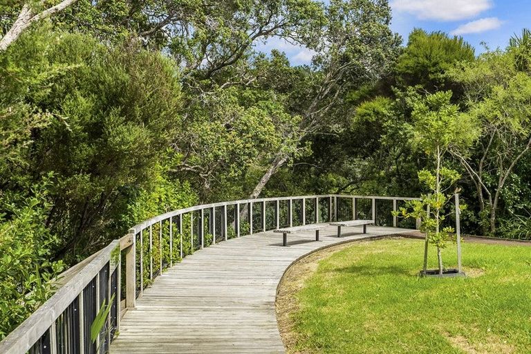 Photo of property in 2/185a Manuka Road, Bayview, Auckland, 0629