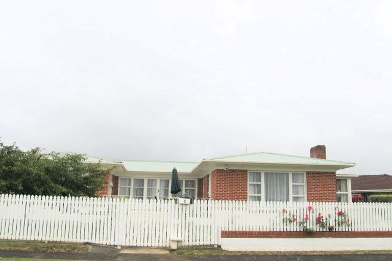 Photo of property in 3 Fausett Avenue, Pukekohe, 2120