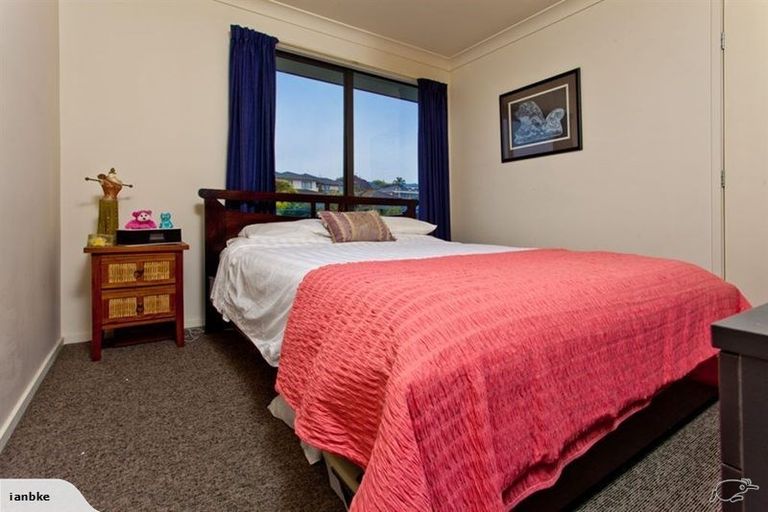 Photo of property in 32 Chadlington Avenue, Henderson, Auckland, 0612