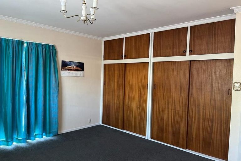 Photo of property in 210 Memorial Avenue, Burnside, Christchurch, 8053