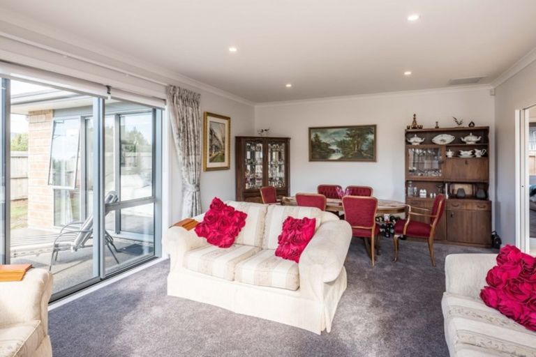 Photo of property in 12 Christow Court, Paraparaumu, 5032