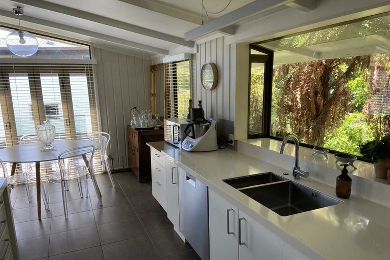 Photo of property in 1/12 Westbourne Road, Murrays Bay, Auckland, 0630