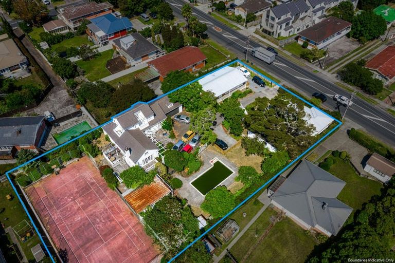 Photo of property in 107 Te Atatu Road, Te Atatu South, Auckland, 0610