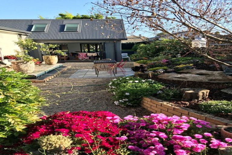 Photo of property in 15 Williams Street, Cambridge, 3434