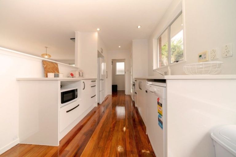 Photo of property in 22 Morriggia Place, Bayview, Auckland, 0629