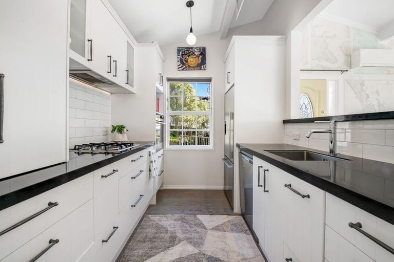 Photo of property in 47 Duncansby Road, Stanmore Bay, Whangaparaoa, 0932