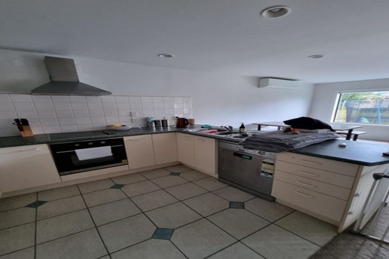 Photo of property in 8/36 John Jennings Drive, Oteha, Auckland, 0632