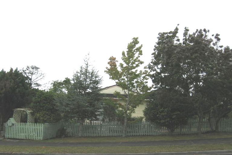 Photo of property in 2/9 Houston Place, Bayview, Auckland, 0629