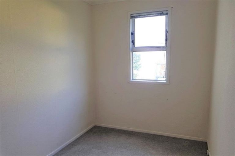 Photo of property in 9 Gloaming Hill, Titahi Bay, Porirua, 5022