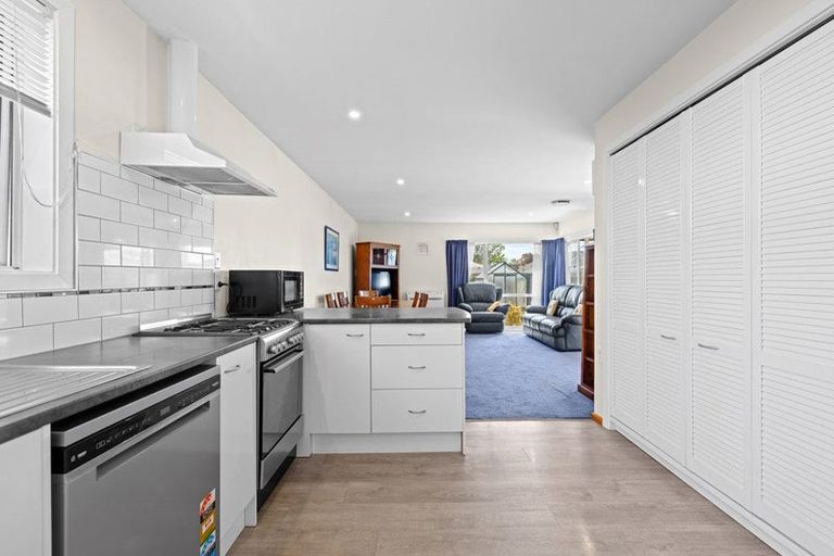 Photo of property in 15 Waratah Street, Avondale, Christchurch, 8061