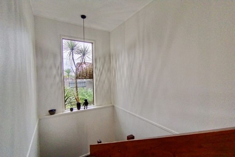Photo of property in 1/20 Castor Bay Road, Castor Bay, Auckland, 0620
